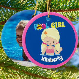 かわいいスイミングブロンド女の子カスタムの子のプール写真 セラミックオーナメント