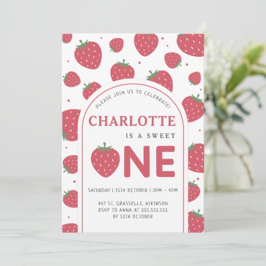 かわいいスイートストロベリー1st誕生日パーティー 招待状 (スタンド正面)