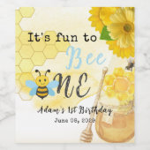 かわいいスイートビーワンファースト誕生日イエローグリーン ワインラベル (シングルラベル)