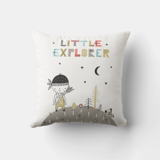 かわいいスカンジナビアの小さな探検家の子供 クッション (裏面)