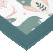 かわいいスカンジナビアの森林地帯の動物の雪片 テーブルクロス (アングル)