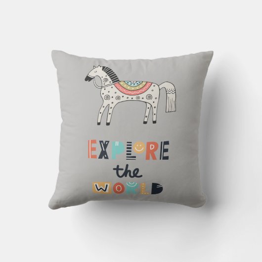かわいいスカンディアホース世界を探索 クッション (裏面)