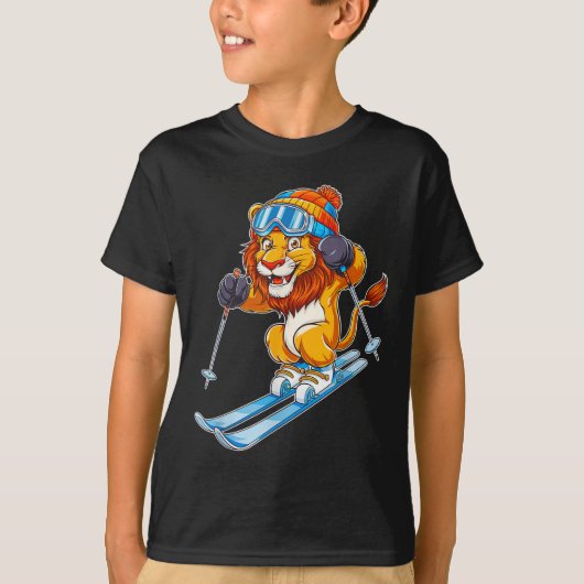 かわいいスキーするライオン 冬のスポーツ Tシャツ (正面)
