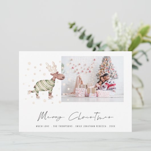 かわいいスケートで滑るトナカイ写真メリークリスマス シーズンカード (スタンド正面)