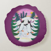 かわいいスケートで滑るペンギン雪景色おもしろい丸い枕 ラウンドクッション (裏面)