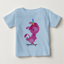 かわいいスケートボードのキャラクター・ユニコーンの赤ちゃんTシャツ ベビーTシャツ