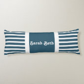 かわいいストライプ石板、青と白、名前を追加 ボディピロー (裏面)