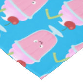 かわいいストロベリーアイスクリームのサンデー漫画 テーブルクロス (アングル)