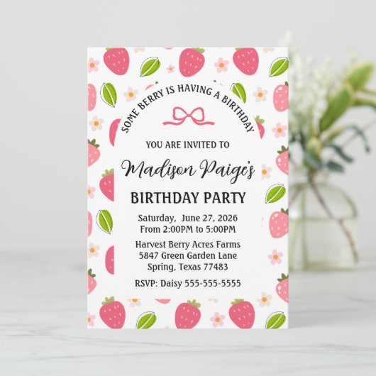 かわいいストロベリーピンクガールズ誕生日招待状 招待状 (スタンド正面)