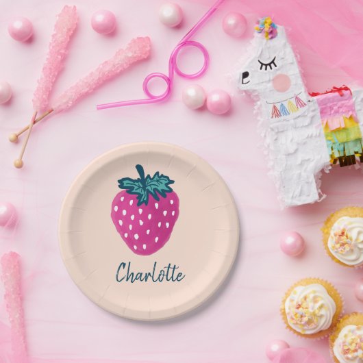 かわいいストロベリーフルーツ名前をカスタムする ペーパープレート (パーティー)