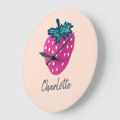 かわいいストロベリーフルーツ名前をカスタムする ラージ壁時計 (傾斜)