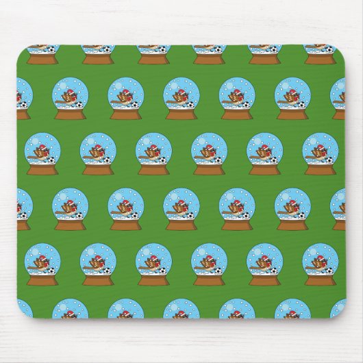 かわいいスパロウのサッカー遊姿のスノーグローブ マウスパッド (正面)