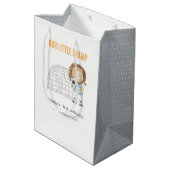 かわいいスポーティサッカープレーヤーライオン子供の誕生日 ミディアムペーパーバッグ (裏面アングル)