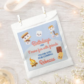 かわいいスモアーズキャンプアウト誕生日パーティー フェイバーバッグ (クリップ留めされた状態)