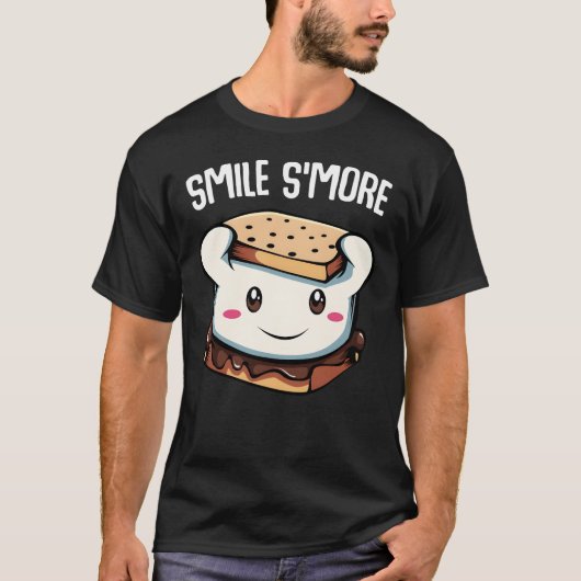 かわいいスモアーズキャンプ焚き火マシュマロもっと笑って Tシャツ (正面)