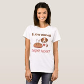  かわいいスローブレッド忠実なハートの犬 Tシャツ (正面フル)