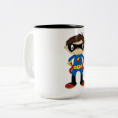 かわいいスーパーヒーローの男の子 ツートーンマグカップ (正面左)