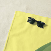 かわいいズッキーニhappy cartoonイラストレーション ビーチタオル (インサイチュ)