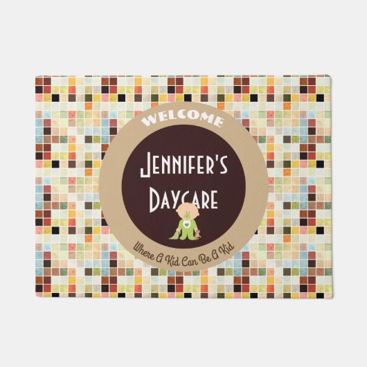 かわいいタイパーソナライズされたルのデイケアへようこそ ドアマット (正面)