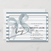 かわいいダスティブルーボウの男の子ベビーストライプシャワー 招待状 (正面)