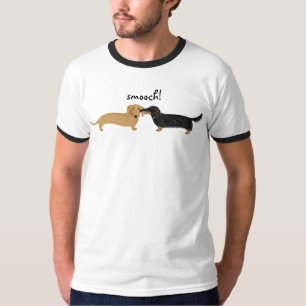 かわいいダックスフントのキス のウインナー犬愛 Tシャツ