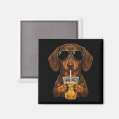 かわいいダックスフンドがアイスコーヒーを飲む面白い犬のミーム マグネット (正面/裏面)