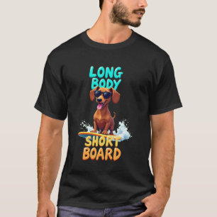 かわいいダックスフンドのサーフィン犬 Tシャツ
