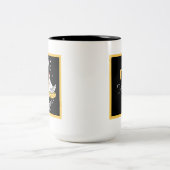 かわいいチキン好きの人がモノグラムを加える ツートーンマグカップ (中央)