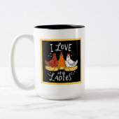 かわいいチキン好きの人がモノグラムを加える ツートーンマグカップ (左)