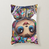 かわいいチビ(小さくかわいく書いた感じ)クマinグラフィティバタフライフード付きスウェットシャツ-  アクセントクッション (正面(垂直))