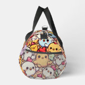 かわいいチビ(小さくかわいく書いた感じ)チキンパターンデザイン ダッフルバッグ (右)