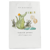 かわいいチョムアリゲーターインスワンプエイジ誕生日 ミディアムペーパーバッグ (正面)