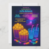 かわいいティーンエイジのスリップグローパーティームービー招待状 招待状 (正面)