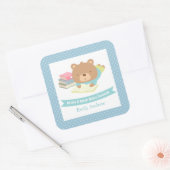 かわいいテディベアで本を持って来る赤ちゃんシャワー スクエアシール (封筒)