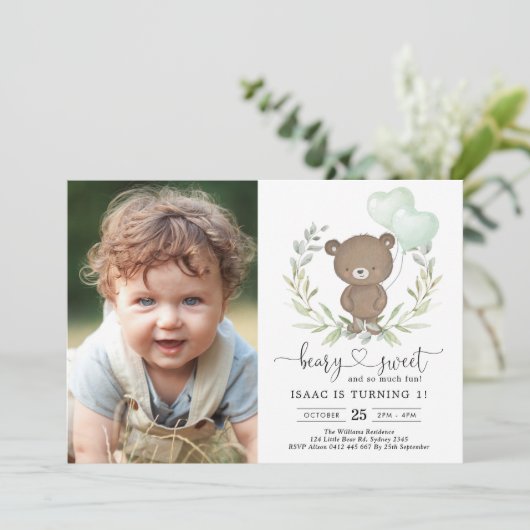 かわいいテディベアグリーン風船中性誕生日 招待状 (スタンド正面)