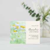 かわいいデイジーが生えたお誕生日会招待状 ポストカード (スタンド正面)