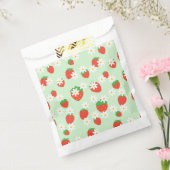 かわいいデイジーの花いちごクリスマスパターン フェイバーバッグ (封をした状態)