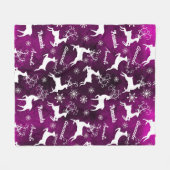 かわいいトナカイのクリスマスの繰り返し名パープル フリースブランケット (正面(横))