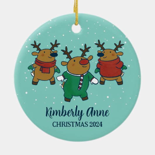 かわいいトナカイのクリスマスジョイ雪の冬の休日 セラミックオーナメント (裏面)