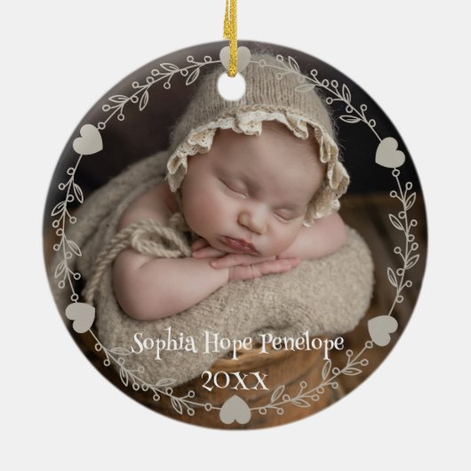 かわいいトナカイベビーの初めてのクリスマス写真 セラミックオーナメント (裏面)
