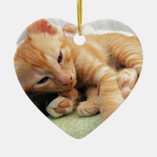 かわいいトラの縞模様の子猫 セラミックオーナメント (正面)