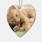 かわいいトラの縞模様の子猫 セラミックオーナメント (左)