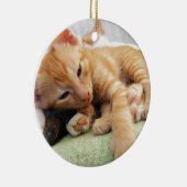 かわいいトラの縞模様の子猫 セラミックオーナメント (右)
