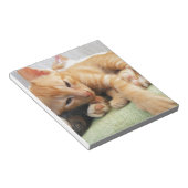 かわいいトラの縞模様の子猫 ノートパッド (アングル)