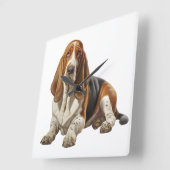 かわいいトライカラーのバスセットハウンド犬 スクエア壁時計 (傾斜)