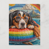 かわいいトライカラーの犬が湖に浮かぶ ポストカード (正面)