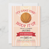 かわいいトレンディーバスケットボールコート&リボン誕生日 招待状 (正面)