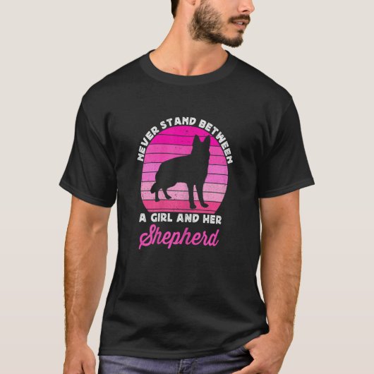 かわいいドイツの羊飼い女の子のためのピンクGSP犬W Tシャツ (正面)