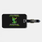 かわいいドラゴンの愛する愚かな人々を理解できない ラゲッジタグ (裏面横)