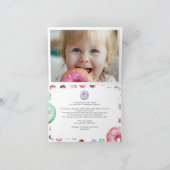 かわいいドーナツ カスタム メッセージ 子供の誕生日 女の子 フォト サンキューカード (内部)